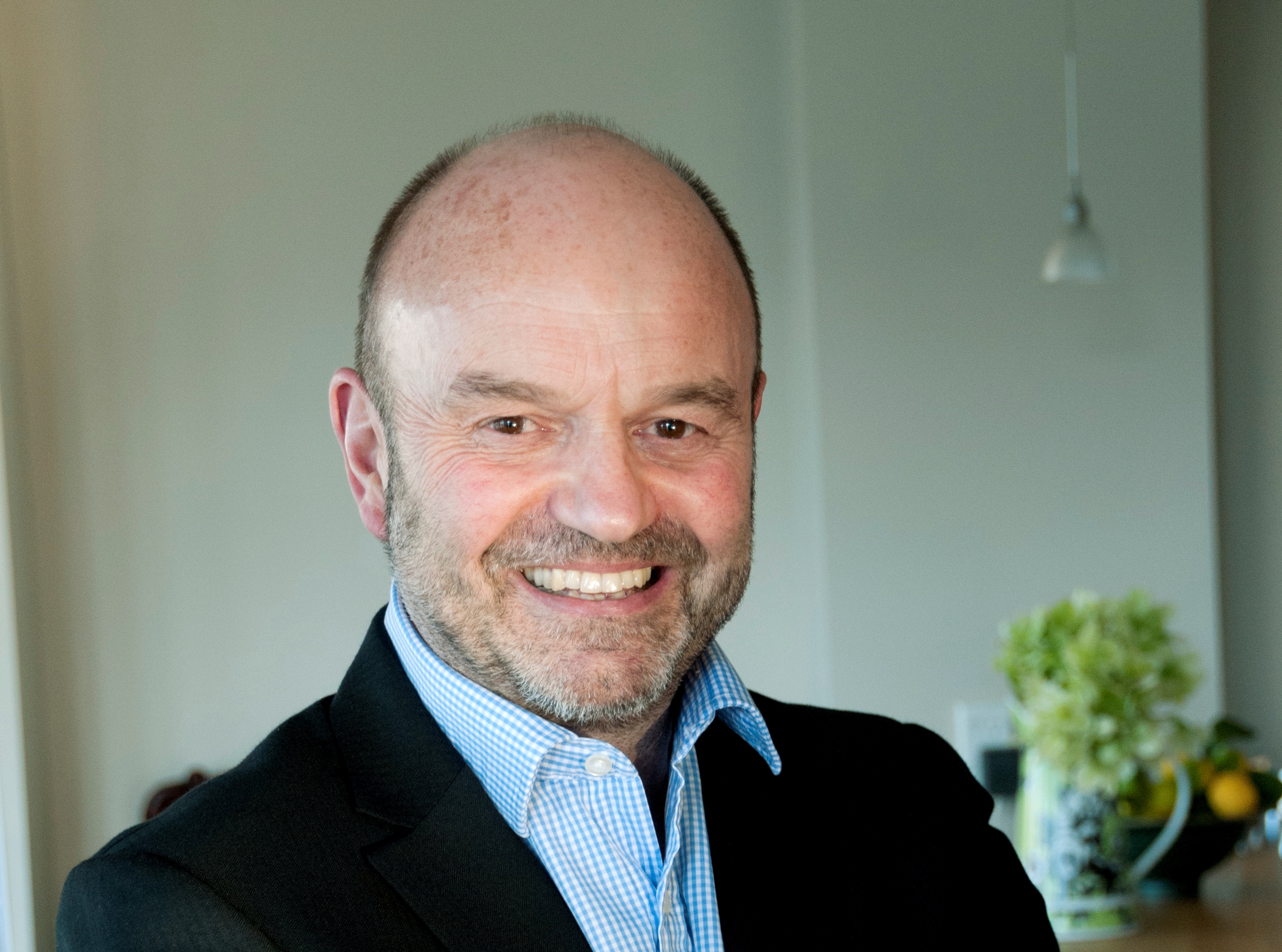 Mr. Geoff Sharp